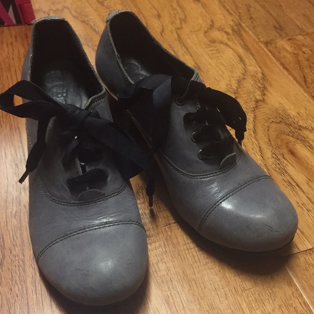 Born Gray shoes size 6